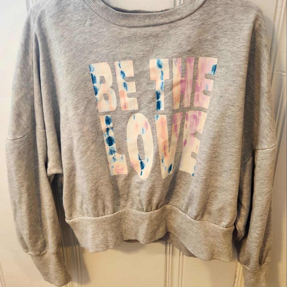 cropped sweatshirt...CUTE!